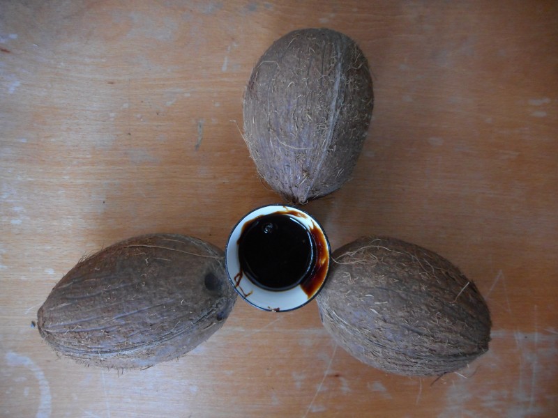 blackstrap меласа и 3 кокосови ореха